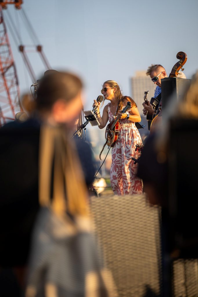 coastwise-radio-at-anchor-charlestown-81225-goff-195-small